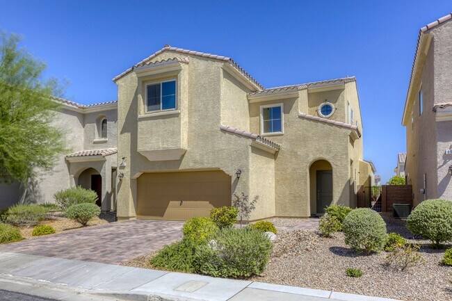 Primary Photo - Newer Home with Gated Community Single Fam...