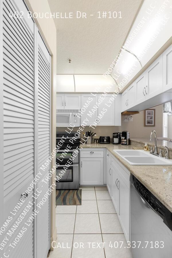 Building Photo - 402 Bouchelle Dr