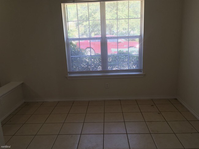Building Photo - 3705 Oldenburg Ln