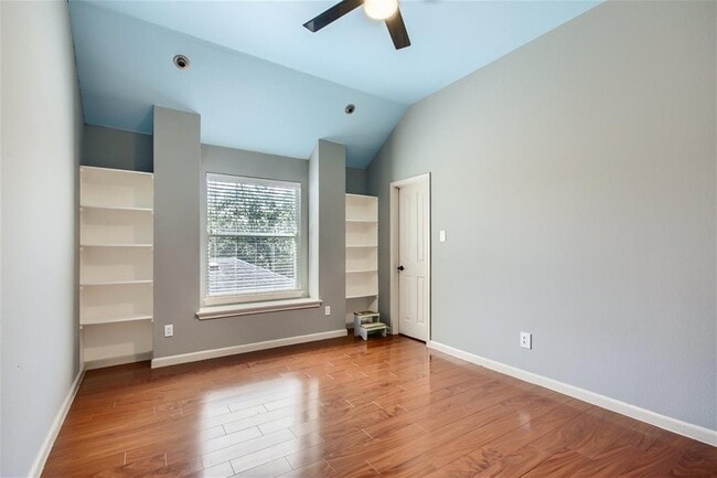 Building Photo - 5320 Spirea Cove