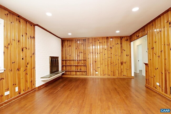 Building Photo - 909 Ridge St