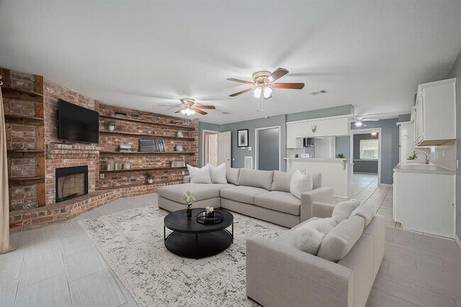 Building Photo - 9711 Mackworth Dr