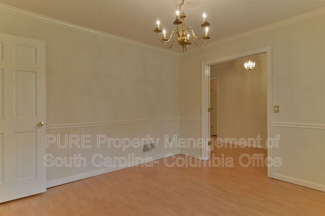 Building Photo - 517 Sparkleberry Ln