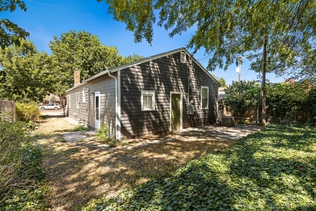 Building Photo - Updated three bedroom home