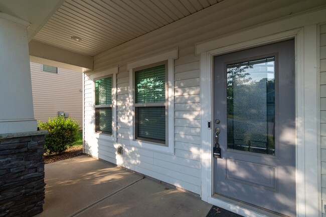 Building Photo - Spacious & Elegant 4 Bedroom Home in Fort ...