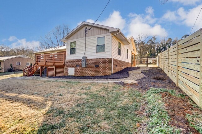 Building Photo - Beautifully Updated 4-Bed, 2.5-Bath Ranch Home in Belmont