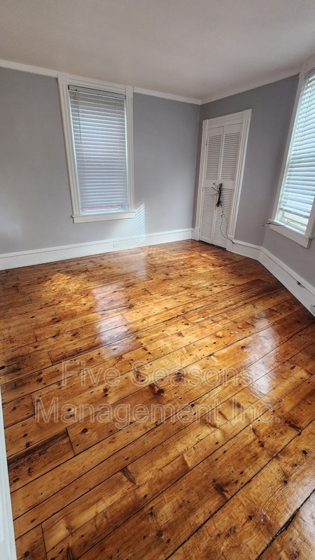 Building Photo - 25 Intervale Ave