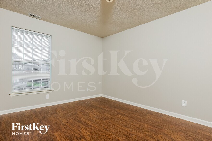 Building Photo - 4817 Loganshire Ln