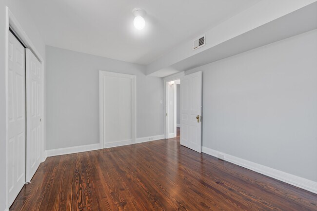 Building Photo - 239 W Lafayette Ave