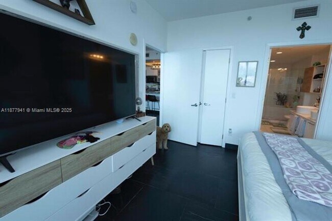 Building Photo - 888 Biscayne Blvd