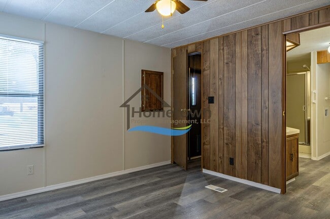 Building Photo - 563 Terry Trl