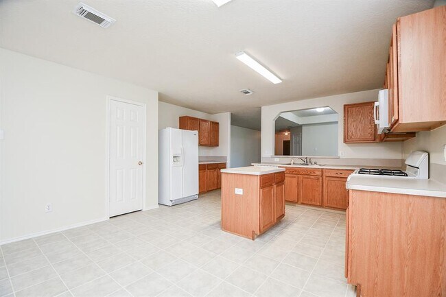 Building Photo - 19111 Yaupon Ranch Dr