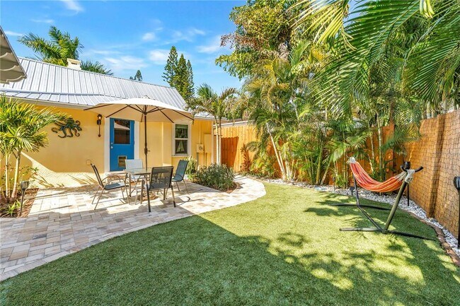 Building Photo - 748 11th Ave N