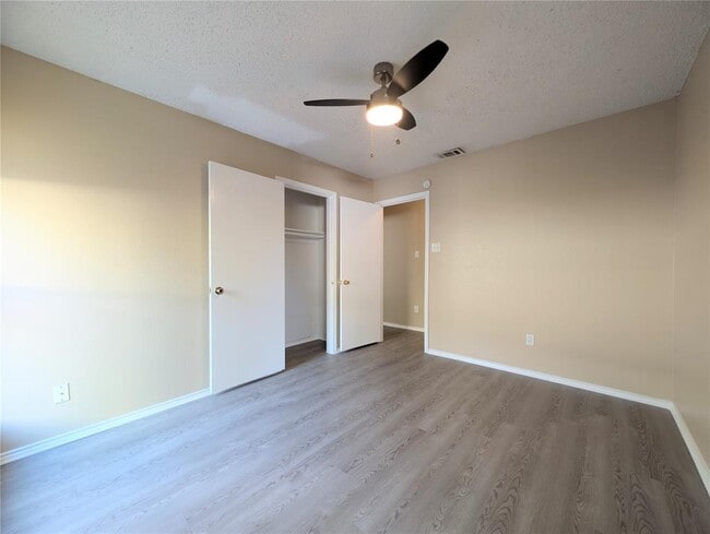 Building Photo - 2014 Redwing Way
