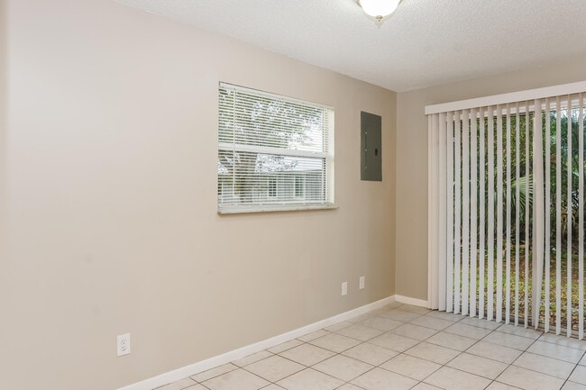 Building Photo - 6576 4th Ln