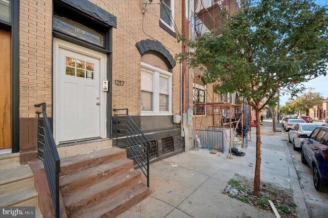 Building Photo - 1217 N 28th St