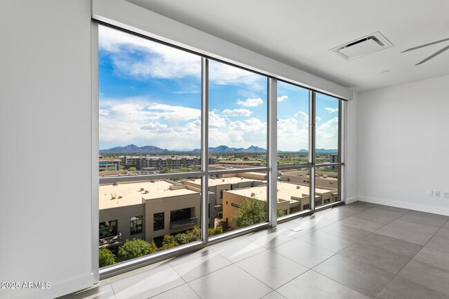 Building Photo - 15215 N Kierland Blvd
