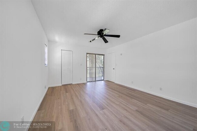 Building Photo - 2031 Coral Ridge Dr