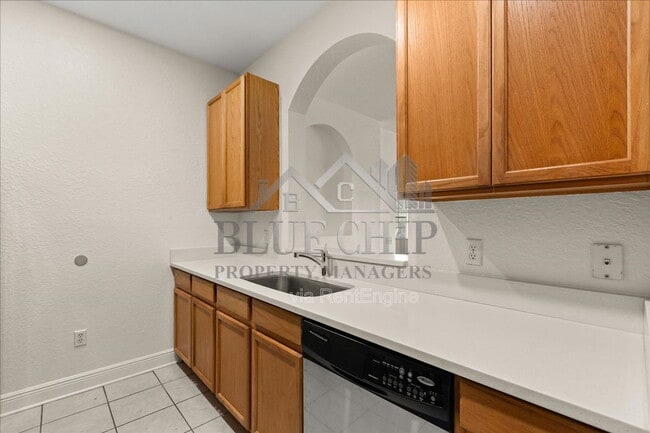 Building Photo - 6402 Cava Alta Dr