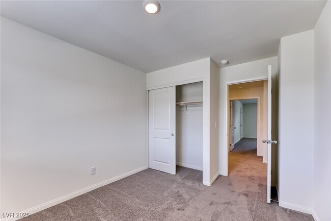 Building Photo - 12740 Feathersong