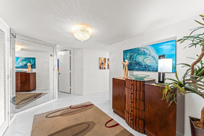 Building Photo - 5420 N Ocean Dr