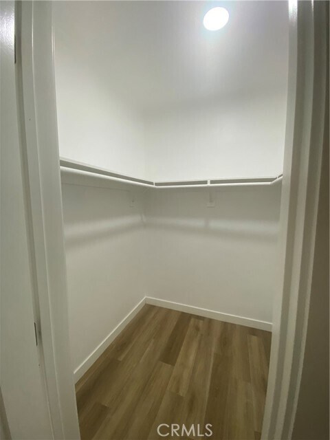 Building Photo - 404 N Broadway