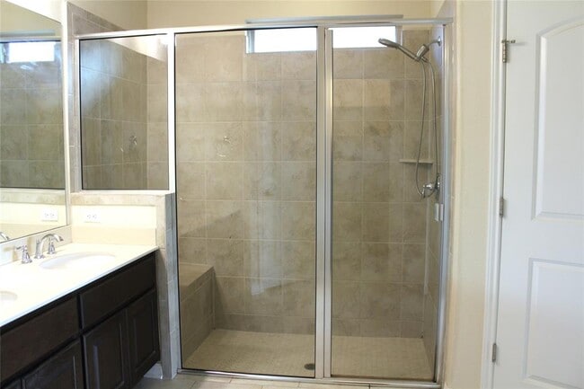 Building Photo - 2765 Sorano Ave