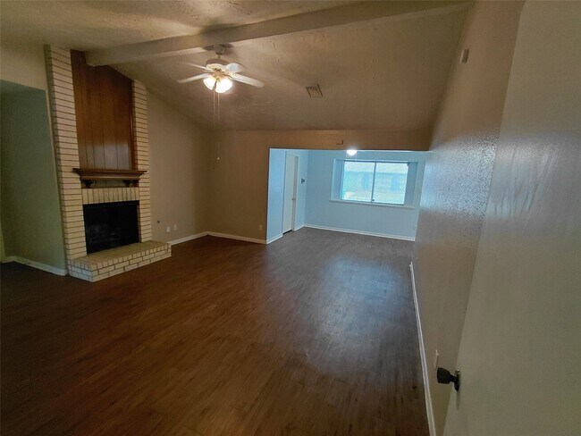 Building Photo - 3203 Mourning Dove Dr