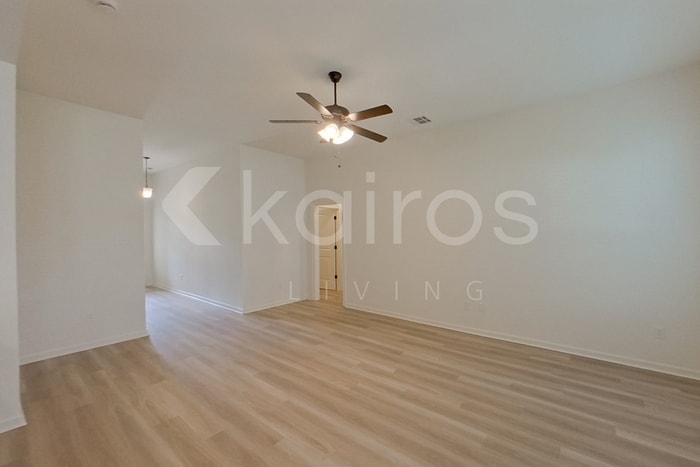 Building Photo - 121 Salvat Dr