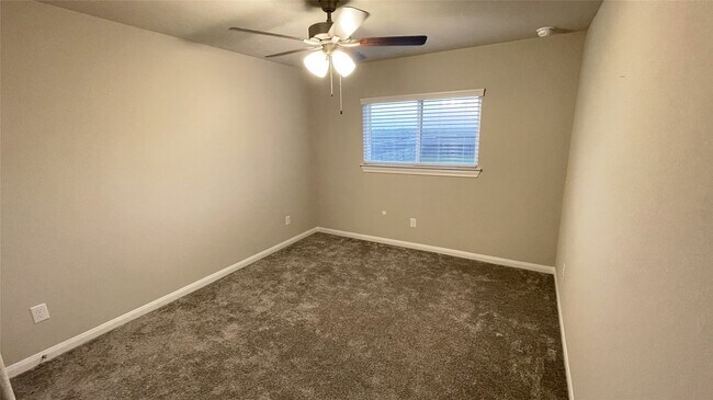 Building Photo - 5802 Golden Peak Ln