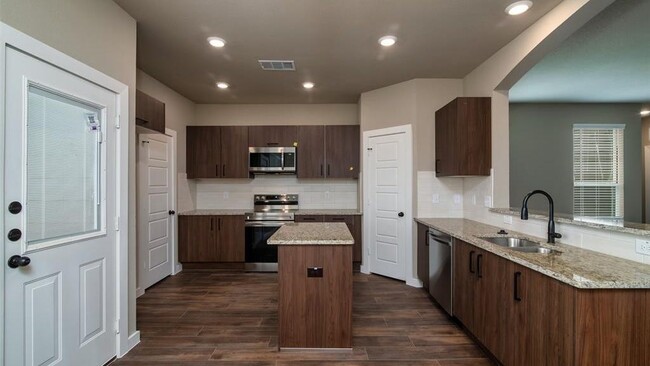 Building Photo - 600 Harvest Moon Dr