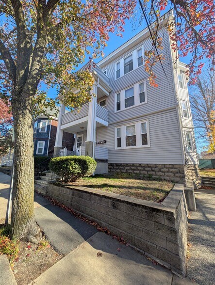 Building Photo - 119 Lowell St