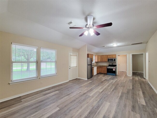 Building Photo - 12700 Royal Green Dr
