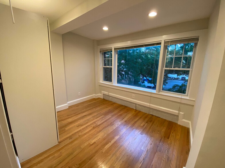 Building Photo - 26 Chiswick Rd