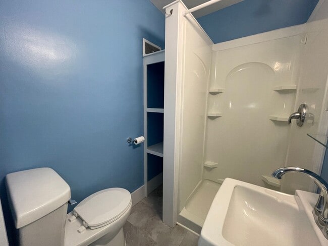 Building Photo - One Bedroom Apartment in Mattawan