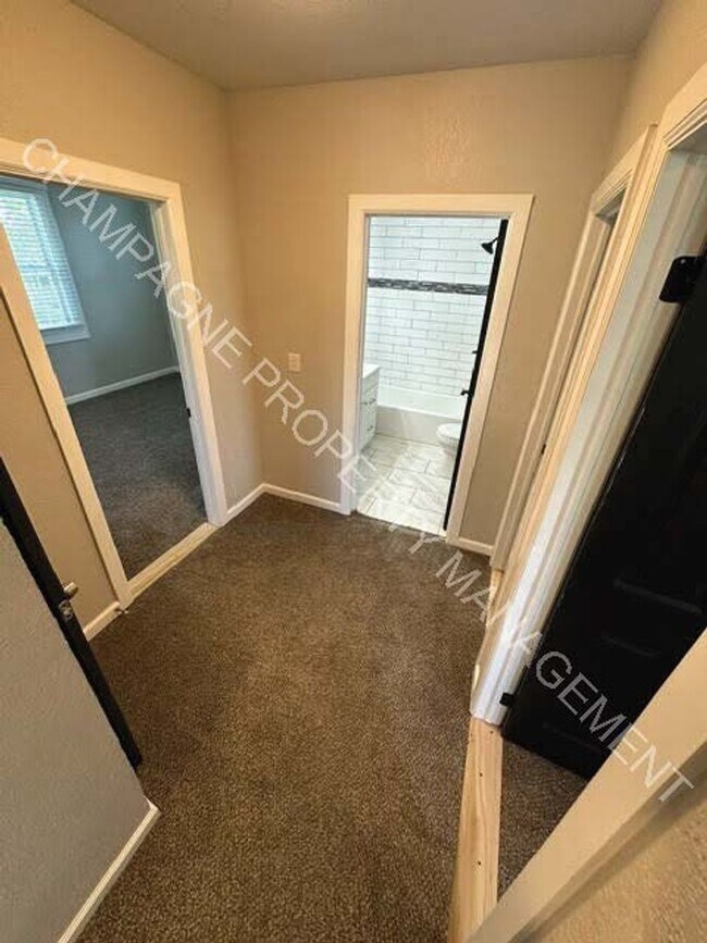 Building Photo - Single Family Home in Kansas City