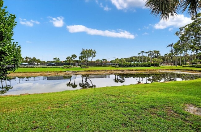 Building Photo - 5938 Crystal Shores Dr