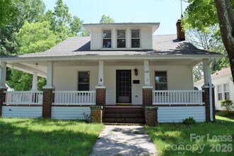 Building Photo - 223 Maple St