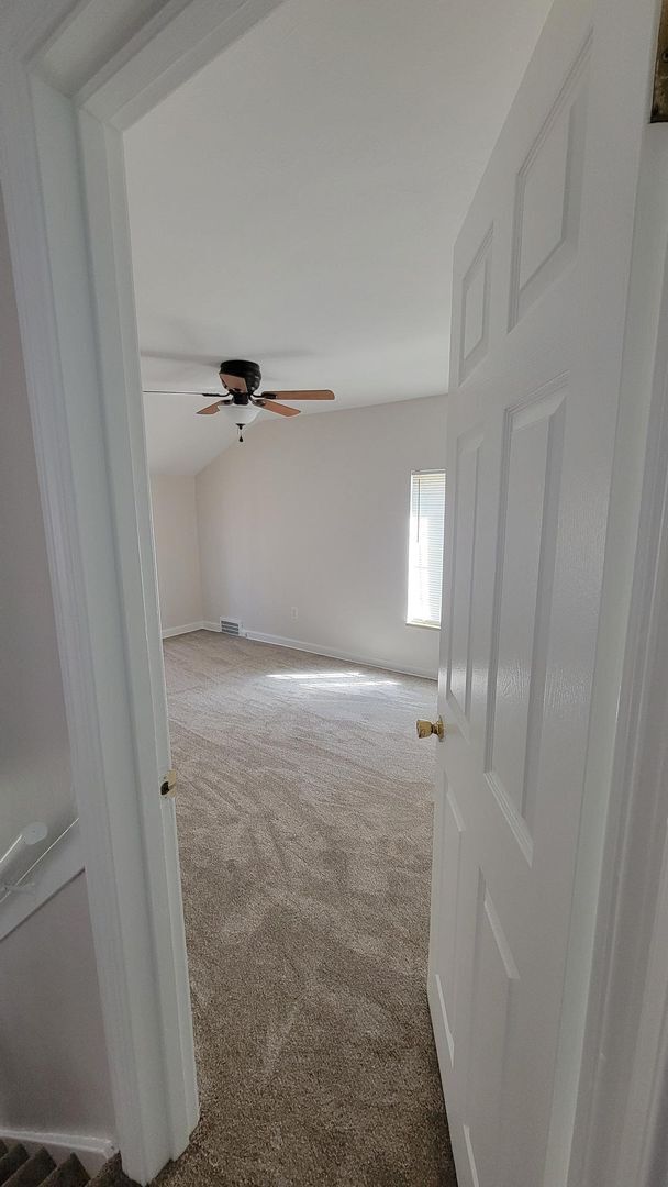 Building Photo - Spacious Three Bedroom Home