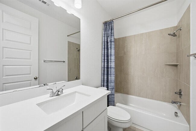 Building Photo - 31530 Bramble Holw Ct