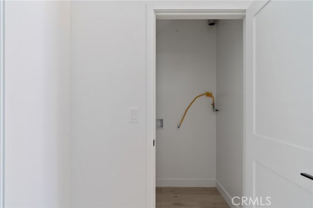 Building Photo - 11140 Woodley Ave