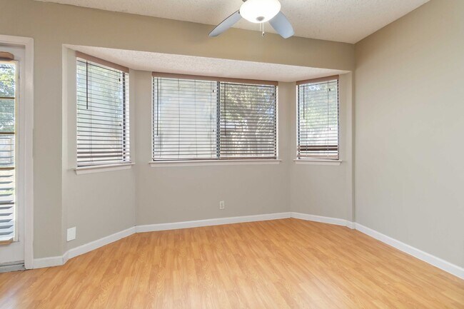 Building Photo - Charming 3-Bedroom Home Available for Rent!