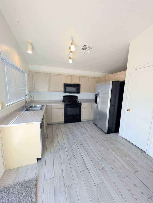 Building Photo - AVAILABLE NOW IN GREAT GILBERT LOCATION - NEELY RANCH!!!