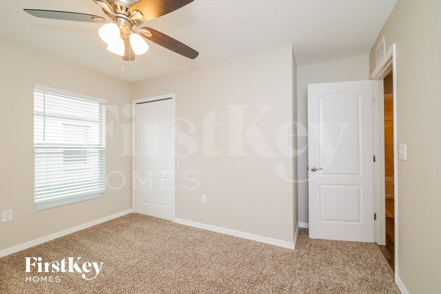 Building Photo - 109 Solis Dr