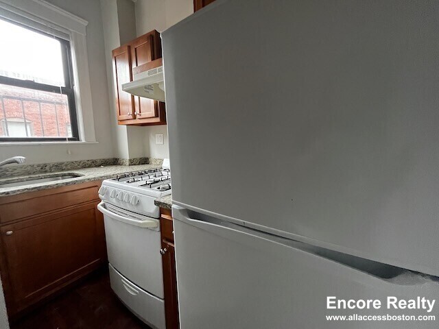 Building Photo - 48 JFK St. Unit 15