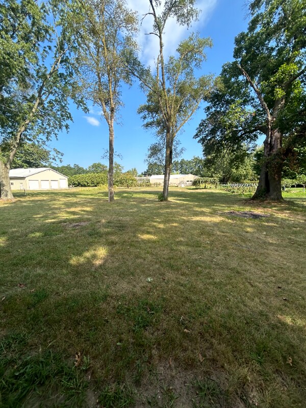 Building Photo - 820 County Rd 6 W