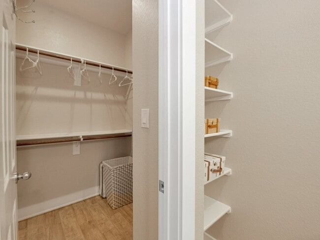 Building Photo - 3535 Mt Pleasant St
