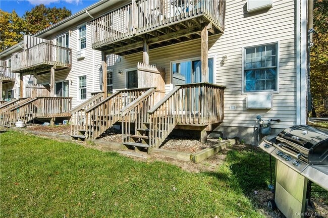 Building Photo - 22 Lake Lodge Dr