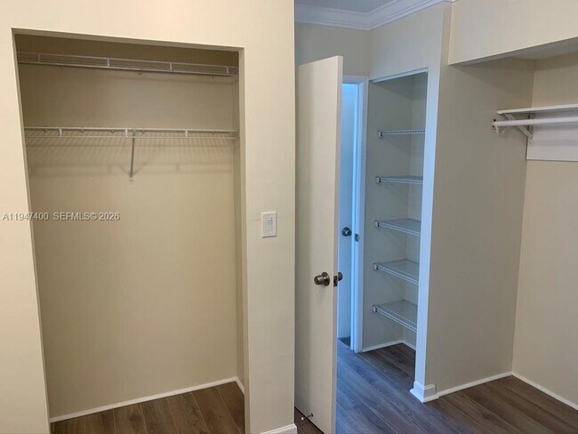 Building Photo - 20505 E Country Club Dr