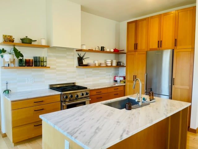 Building Photo - 231 NE Hancock St